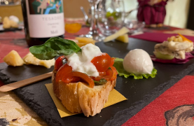 Special Wine and Traditional Food Tasting Experience in Trastevere